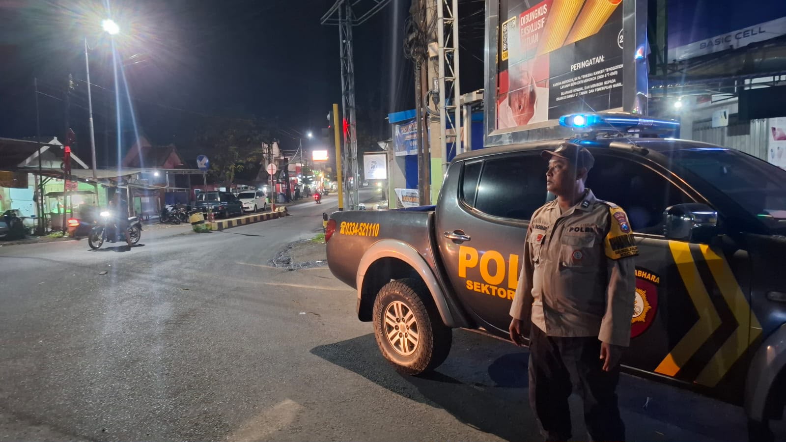 Patroli Blue Light Polsek Tempeh Sasar Perempatan Lampu Merah Desa Tempeh Tengah, Antisipasi 3C