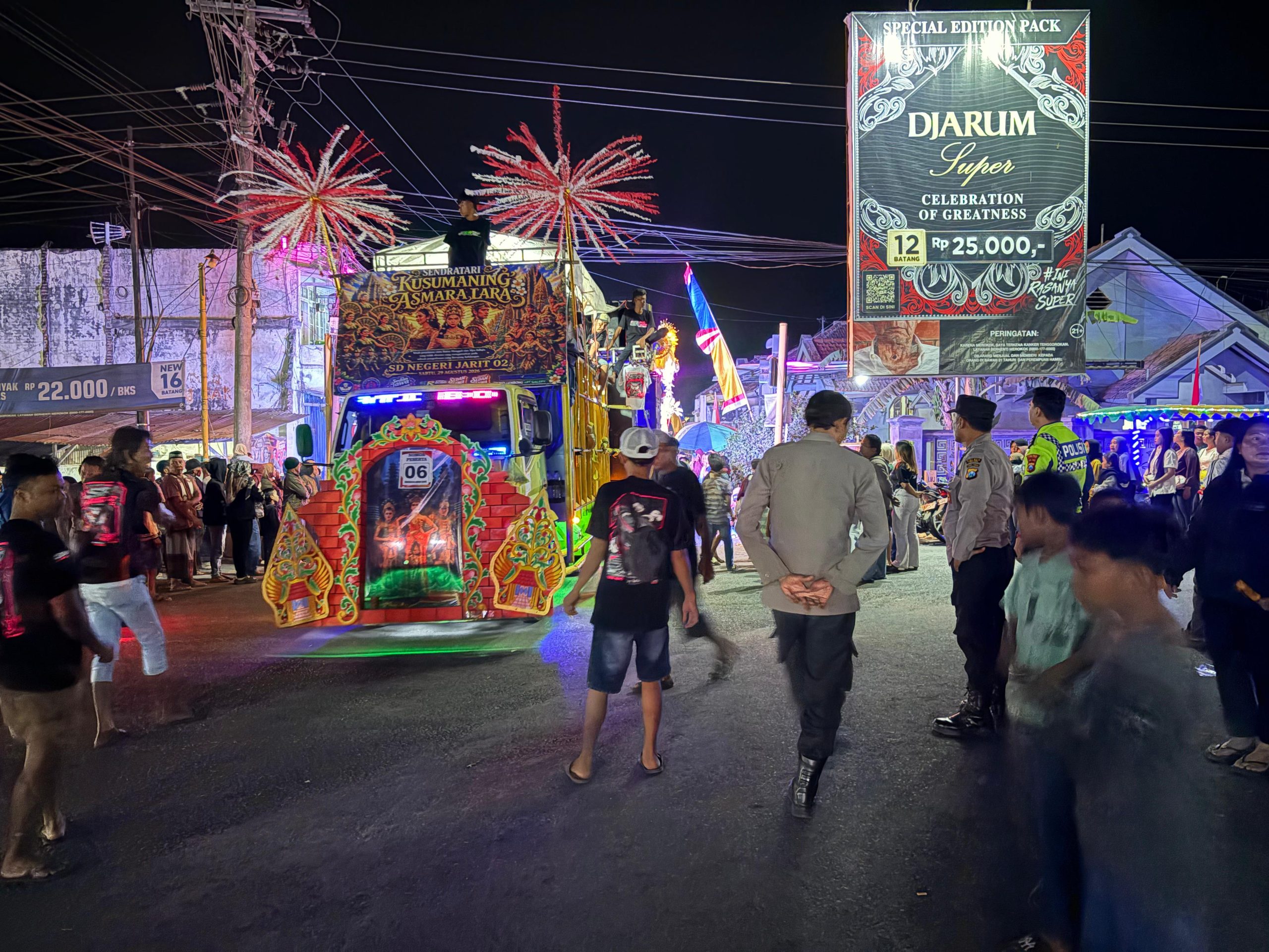 Karnaval HUT ke-81 RI di Desa Jarit Ditonton 8.000 Warga, Polisi Pastikan Kegiatan Kondusif