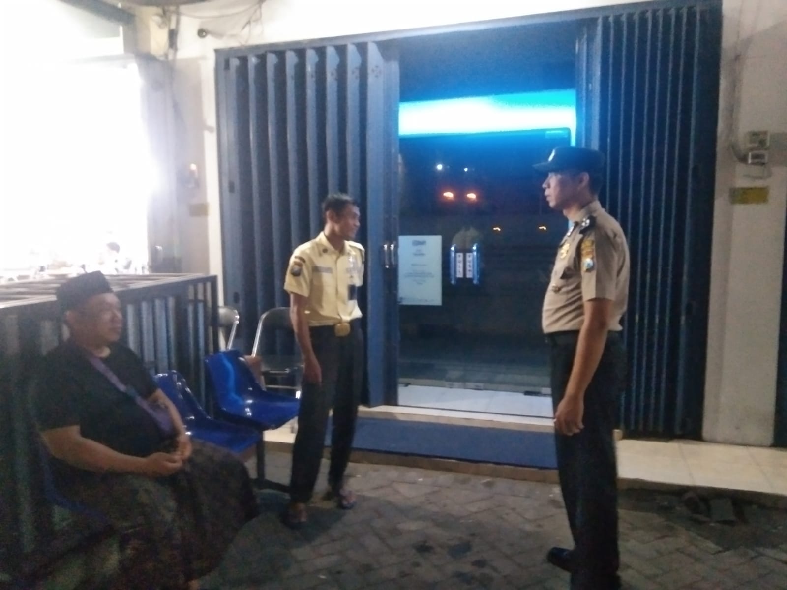 Patroli Dialogis Polsek Tempeh Sasar Perbankan dan ATM BRI, Antisipasi Gangguan 3C di Ruang Publik