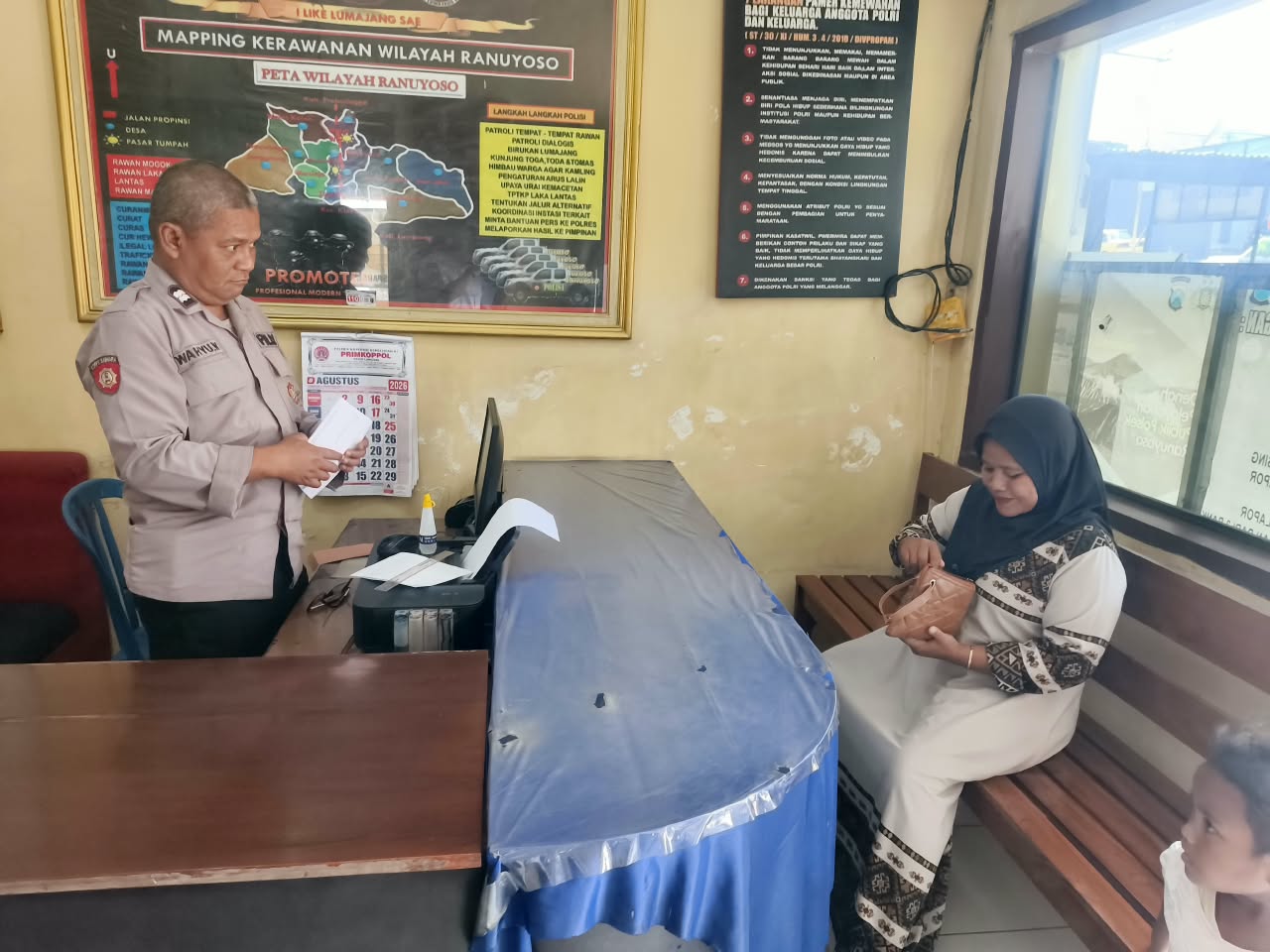 Personil Polsek Ranuyoso Mendapat Apresiasi atas Pelayanan Prima untuk Masyarakat