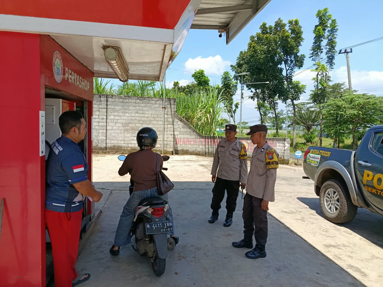 Gelar Patroli Dialogis, Ini Pesan yang Disampaikan Anggota Polsek Padang Kepada Karyawan SPBU