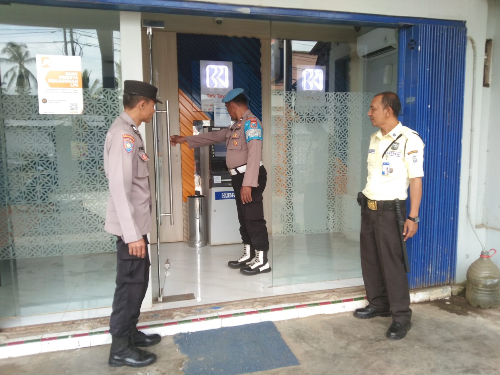 Cegah Kasus Skimming, Anggota Polsek Padang Cek sejumlah ATM