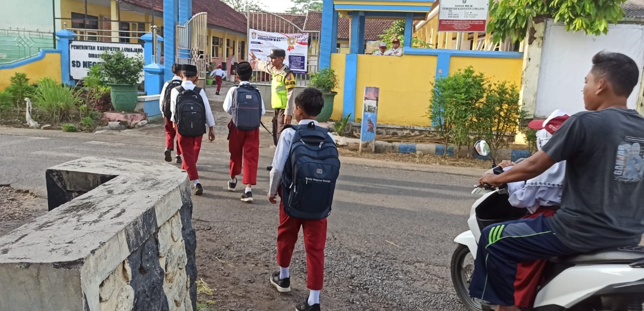 Strong Point Anggota Polsek Padang Di Lingkungan Lalu Lintas Sekolah