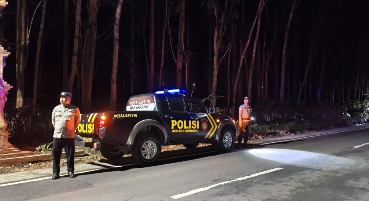 Patroli Polsek Senduro Sasar ATM hingga Kawasan Rawan