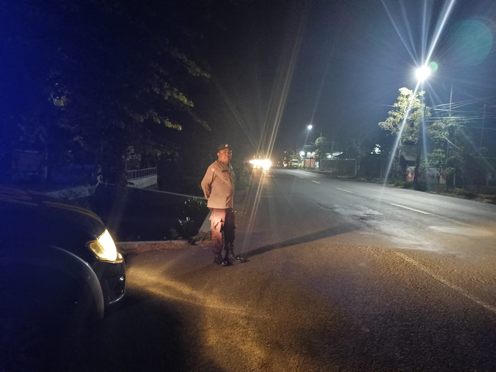Patroli Malam Hari Polsek di Sepanjang Jalan Raya Ranuyoso Antisipasi Kejahatan Jalanan